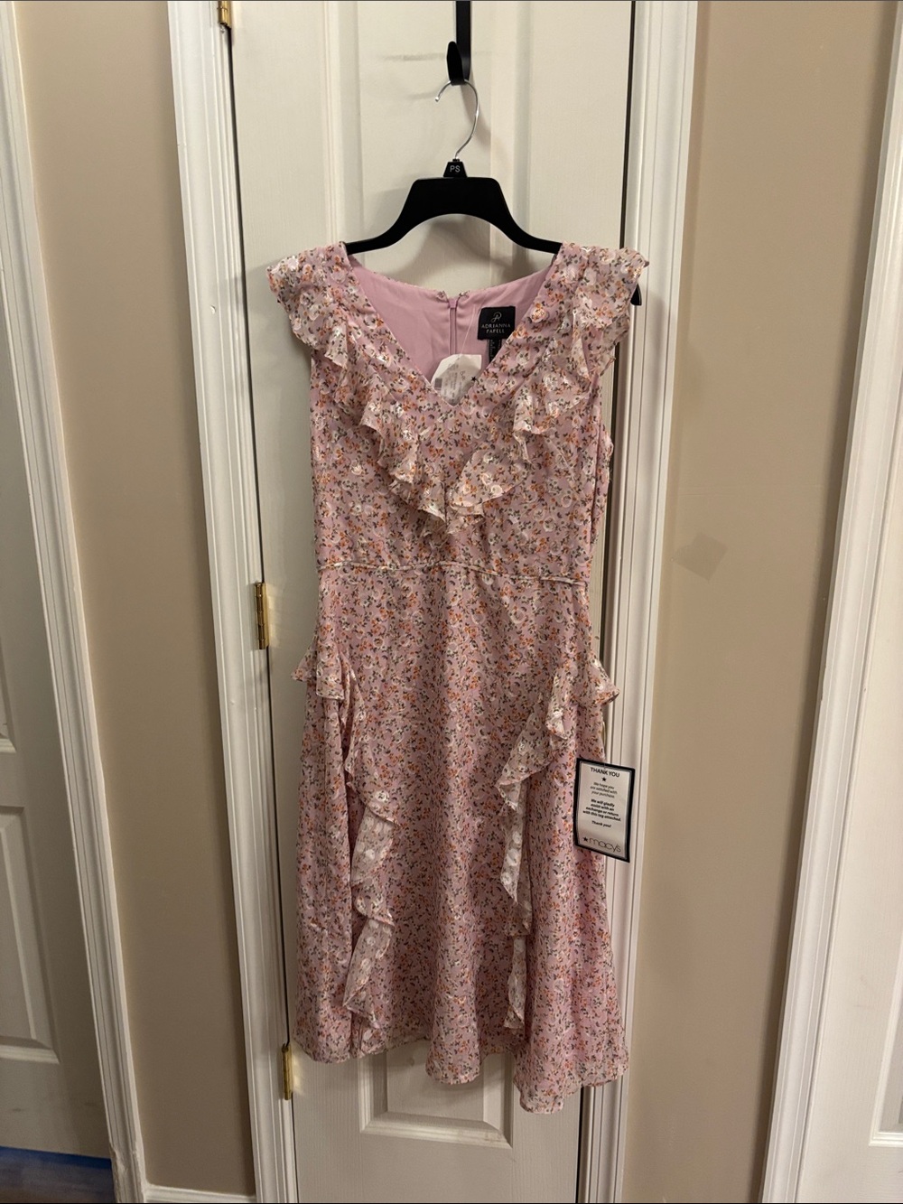 NWT. Adrianna Papell Lavender Floral V-Neck Dress with Ruffle Detail size 6